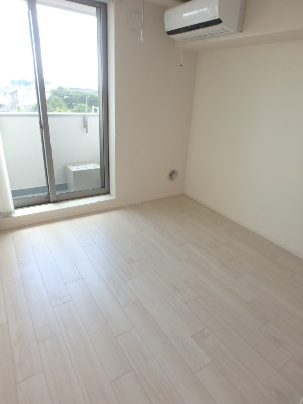 ��ʌ��������܎s������厚�쒆��̃}���V�����̋����E���r���O