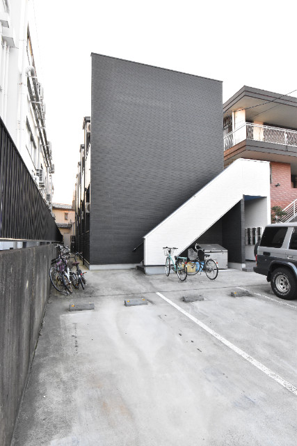 ��ʌ��z�J�s�k�z�J�P���ڂ̃A�p�[�g�̌����O��