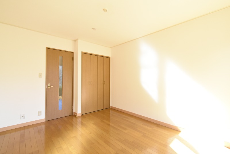 ��ʌ��@�c�s���U���ڂ̃A�p�[�g�̋��ԁE���r���O