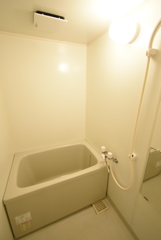 ��ʌ��@�c�s���U���ڂ̃A�p�[�g�̃o�X