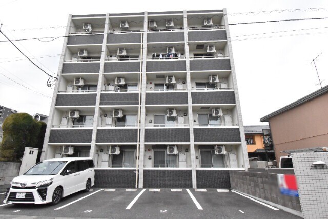 ��ʌ��������܎s��{��O���Q���ڂ̃}���V�����̌����O��