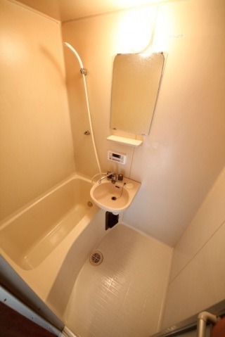 ��ʌ�����s�x�m���P���ڂ̃A�p�[�g�̃o�X