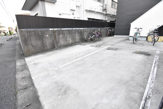 ��ʌ��z�J�s�k�z�J�P���ڂ̃A�p�[�g�̒��ԏ�