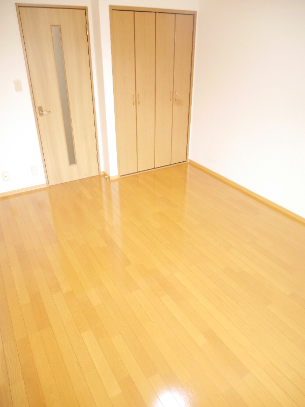 ��ʌ��@�c�s���U���ڂ̃A�p�[�g�̂��̑������E�X�y�[�X