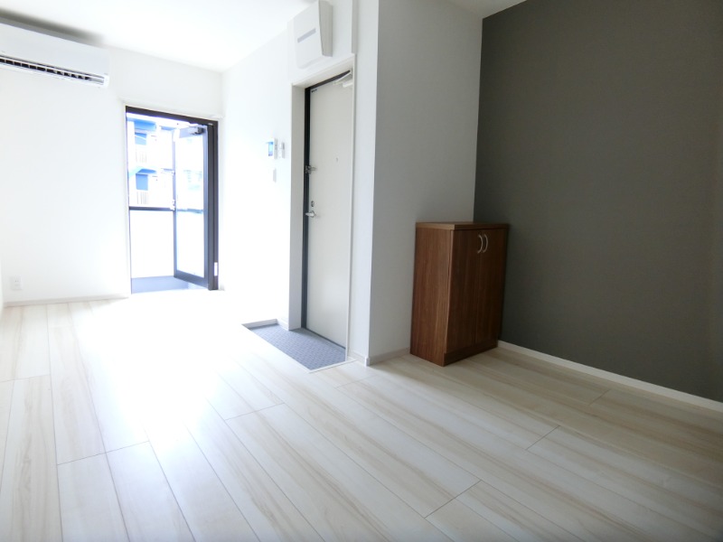 ��ʌ��������܎s���搼�x�W���ڂ̃A�p�[�g�̋��ԁE���r���O