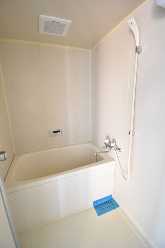 ��ʌ��������܎s�Y�a��؍�R���ڂ̃}���V�����̃o�X