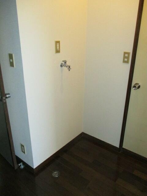 ��ʌ��������܎s�΋�厚���̃A�p�[�g�̂��̑��ݔ�