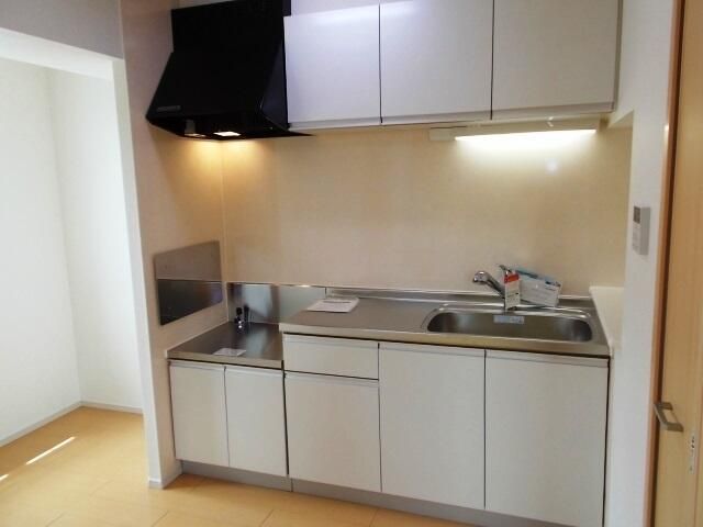 ��ʌ�����s�厚�����̃A�p�[�g�̃L�b�`��