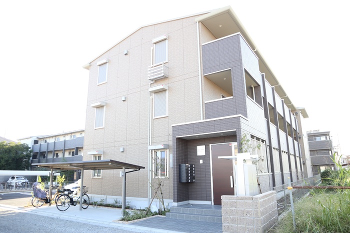 ��ʌ�����s�厚���̃A�p�[�g�̌����O��