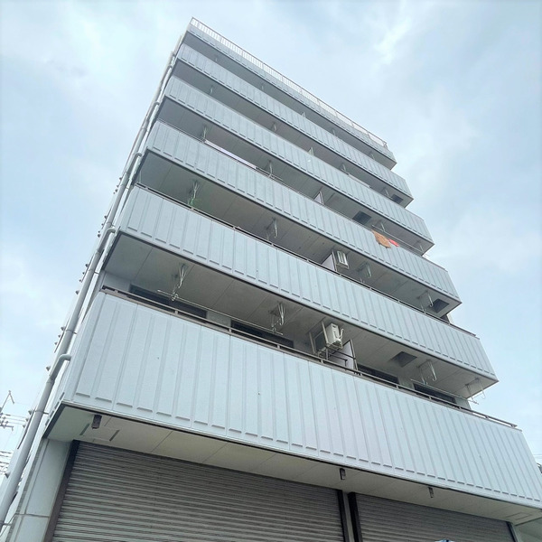 ��ʌ������s���]�R���ڂ̃}���V�����̌����O��