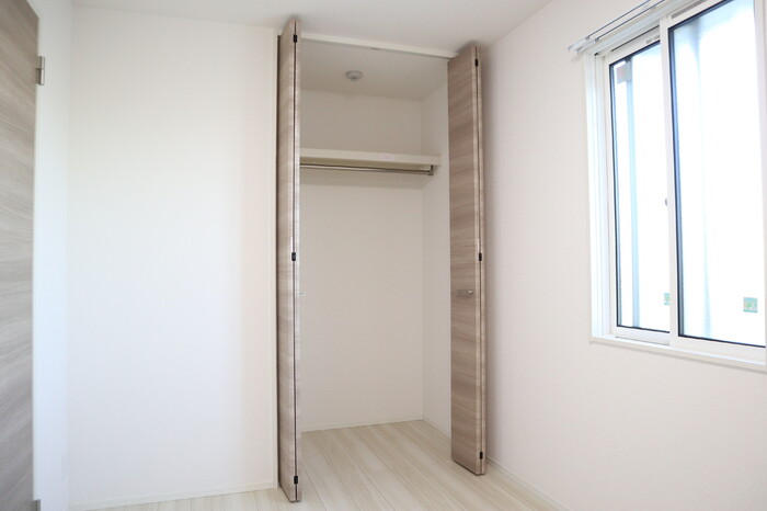 ��ʌ�����s�厚���̃A�p�[�g�̎��[