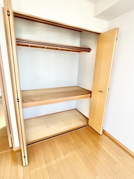 ��ʌ������s���]�R���ڂ̃}���V�����̎��[