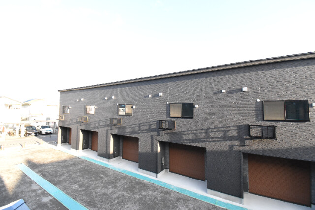 ��ʌ�����s�厚�v���q��V�c�̃A�p�[�g�̌����O��