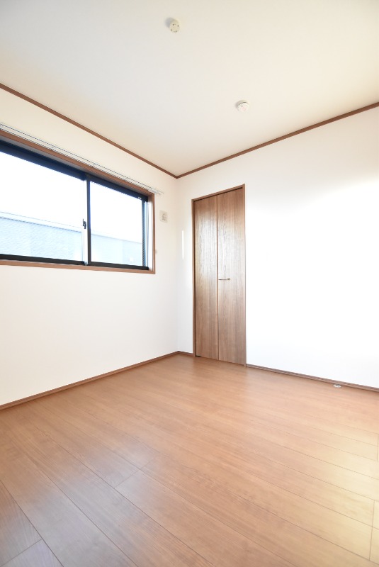 ��ʌ�����s�厚�v���q��V�c�̃A�p�[�g�̂��̑������E�X�y�[�X