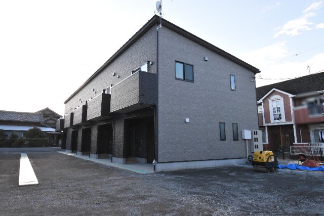 ��ʌ�����s�厚�v���q��V�c�̃A�p�[�g�̌����O��