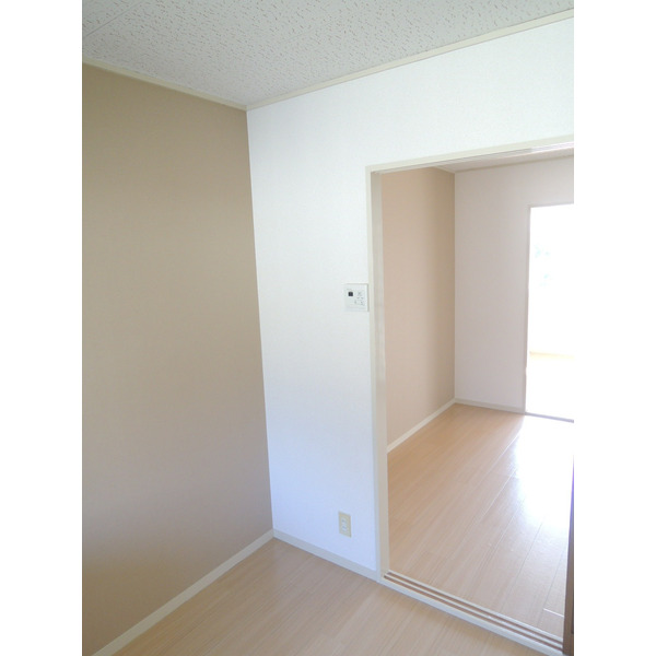 ��ʌ��������܎s�k��{�����̃A�p�[�g�̋��ԁE���r���O