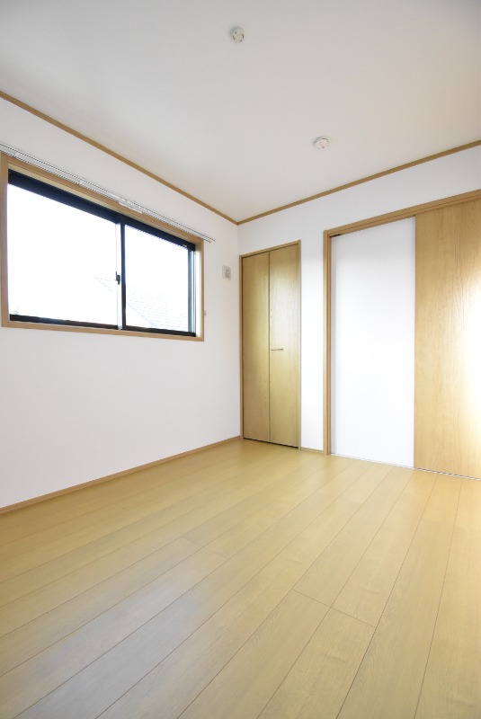 ��ʌ�����s�厚�v���q��V�c�̃A�p�[�g�̂��̑������E�X�y�[�X