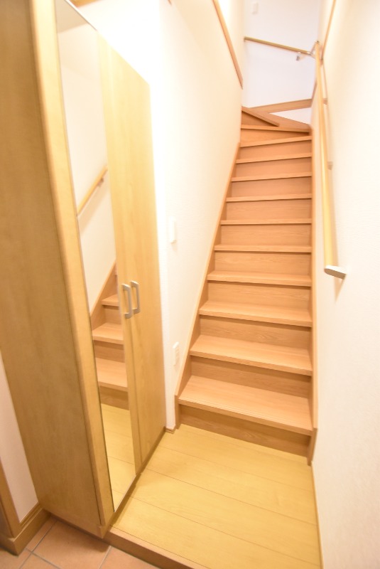 ��ʌ�����s�厚�v���q��V�c�̃A�p�[�g�̌���