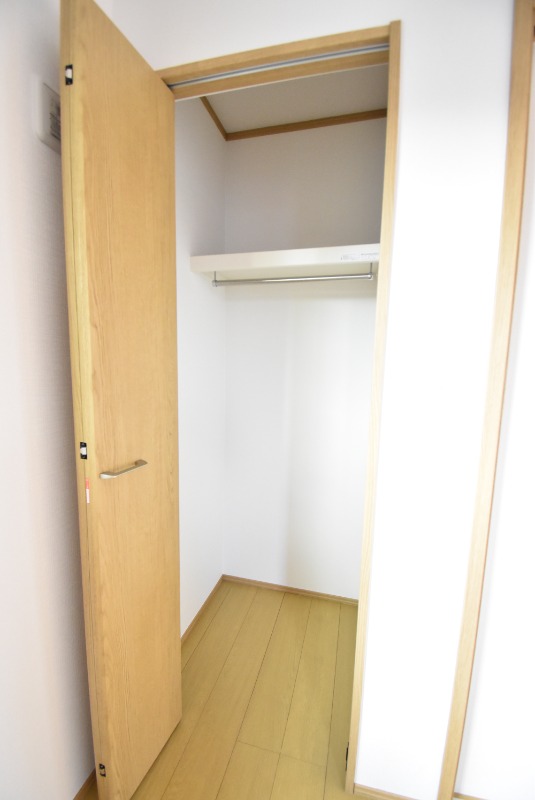 ��ʌ�����s�厚�v���q��V�c�̃A�p�[�g�̎��[