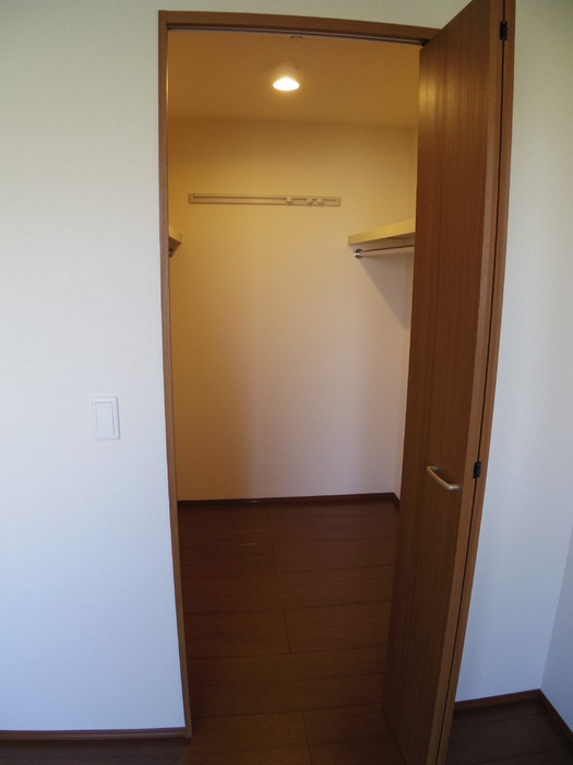 ��ʌ�����s�厚�ؑ]�C�̃A�p�[�g�̎��[