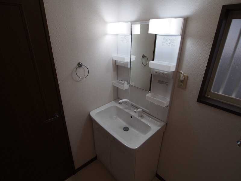 ��ʌ��������܎s�΋�厚�����̃e���X�n�E�X�̐��ʏ�