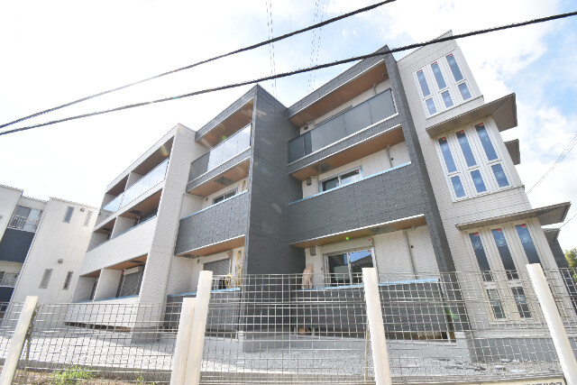 ��ʌ��������܎s����厚�w��̃A�p�[�g�̌����O��