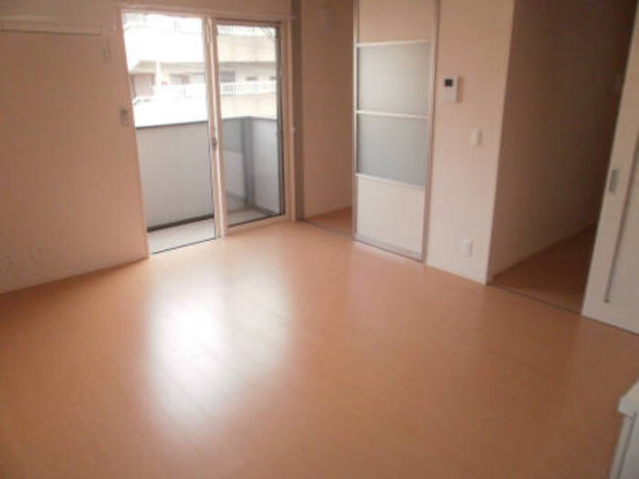 ��ʌ��������܎s�k�擌�听���Q���ڂ̃A�p�[�g�̋��ԁE���r���O