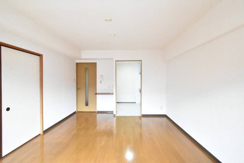 ��ʌ��z�J�s���z�J�R���ڂ̃}���V�����̋��ԁE���r���O