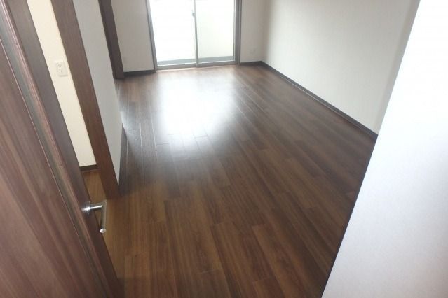 ��ʌ�����s�˒������̃}���V�����̋��ԁE���r���O