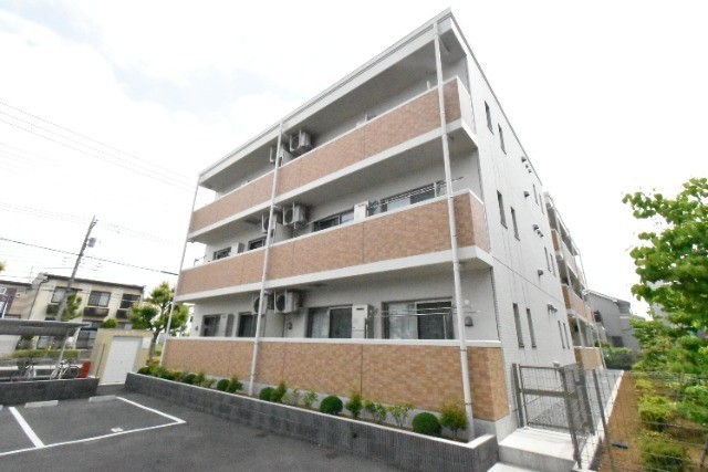 ��ʌ�����s�˒������̃}���V�����̌����O��