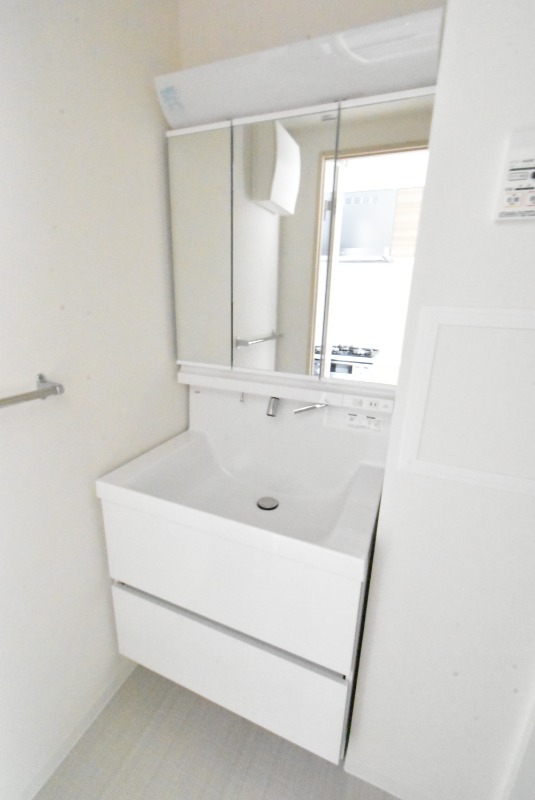 ��ʌ��������܎s�΋�����S���ڂ̃}���V�����̐��ʏ�