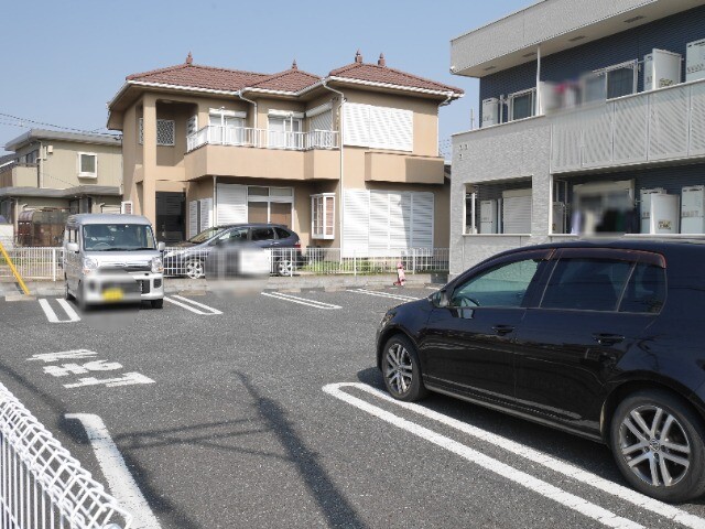 ��ʌ��k�����S�ɓޒ����h��R���ڂ̃A�p�[�g�̒��ԏ�