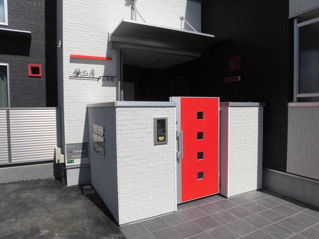 ��ʌ�����s������S���ڂ̃A�p�[�g�̃G���g�����X