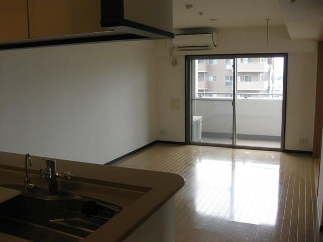 ��ʌ��������܎s��{�扺���P���ڂ̃}���V�����̋��ԁE���r���O