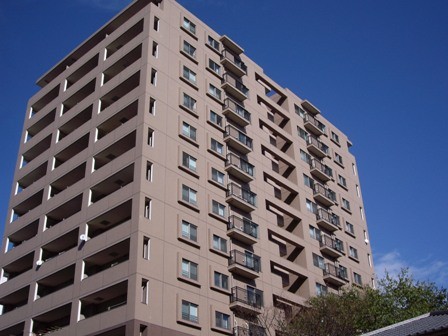 ��ʌ��������܎s��{�扺���P���ڂ̃}���V�����̌����O��