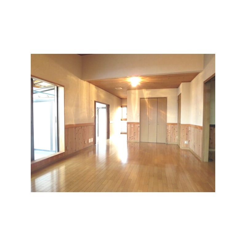 ��ʌ��������܎s�΋�厚���̃A�p�[�g�̋��ԁE���r���O