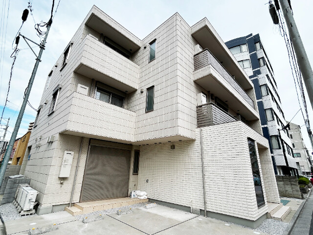 ��ʌ��������܎s�Y�a���ՂV���ڂ̃}���V�����̌����O��