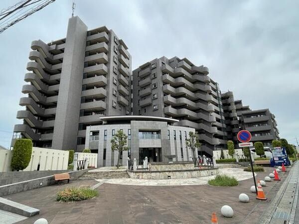 ��ʌ��������܎s�k����i���P����710-1�̃}���V�����̌����O��