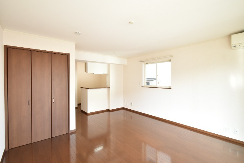 ��ʌ��z�J�s���C�N�^�E���T���ڂ̃A�p�[�g�̋��ԁE���r���O