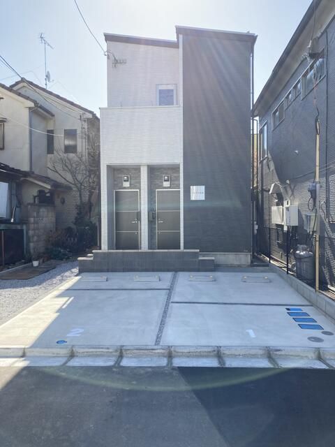 ��ʌ�����s��؂Q���ڂ̃A�p�[�g�̌����O��