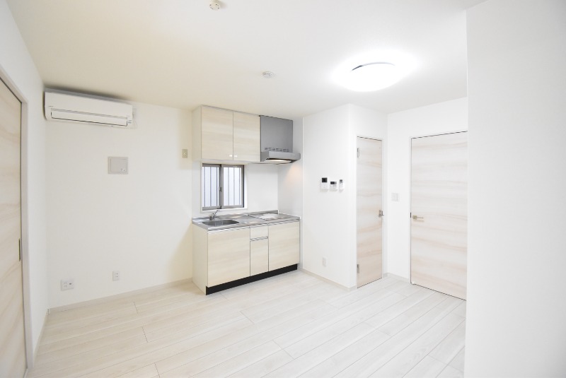 ��ʌ�����s��؂Q���ڂ̃A�p�[�g�̋��ԁE���r���O