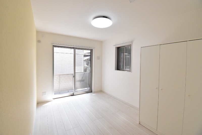 ��ʌ�����s��؂Q���ڂ̃A�p�[�g�̂��̑������E�X�y�[�X