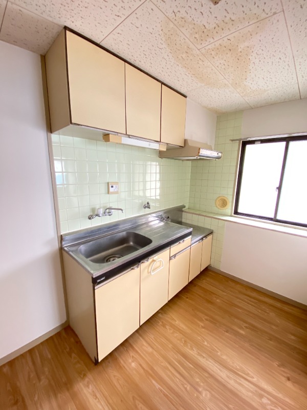 ��ʌ��������܎s�k��y�C���Q���ڂ̃}���V�����̃L�b�`��