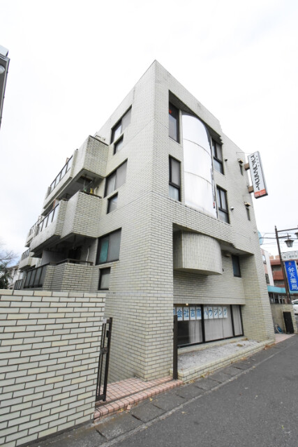 ��ʌ��������܎s�k��y�C���Q���ڂ̃}���V�����̌����O��