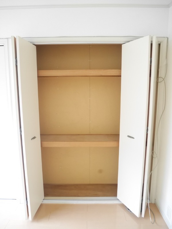 ��ʌ������s���P�O���ڂ̃A�p�[�g�̎��[