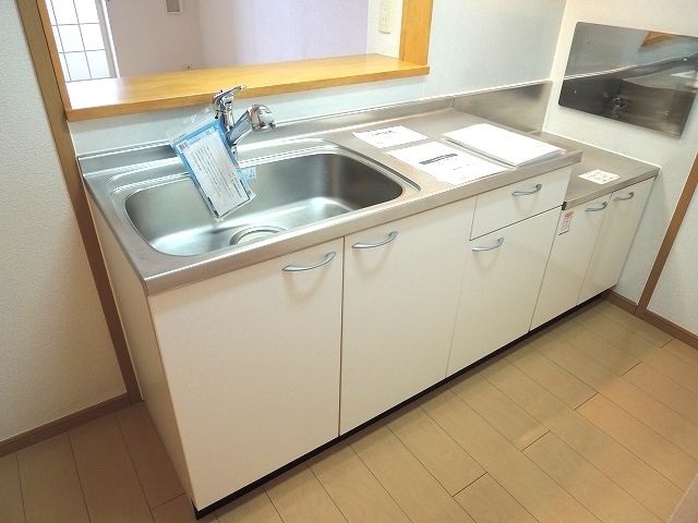 ��ʌ��k�����S�ɓޒ��厚�����̃A�p�[�g�̃L�b�`��