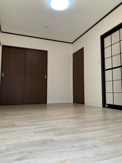 ��ʌ��������܎s�΋�厚�����̃A�p�[�g�̋��ԁE���r���O