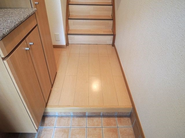 ��ʌ��k�����S�ɓޒ��厚�����̃A�p�[�g�̌���