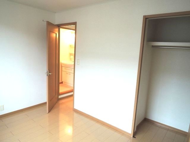 ��ʌ��k�����S�ɓޒ��厚�����̃A�p�[�g�̎��[