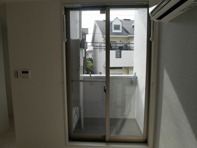 ��ʌ��������܎s�k����i���R���ڂ̃A�p�[�g�̃o���R�j�[